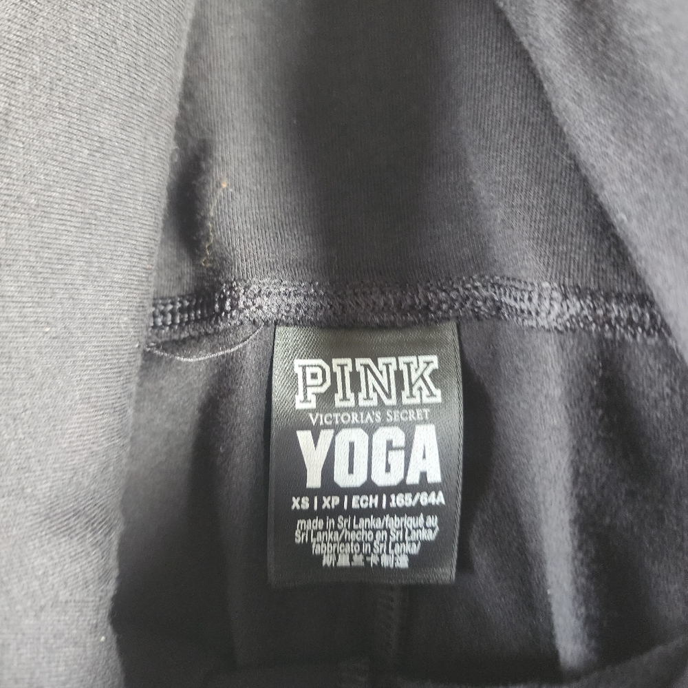 PINK Victoria's Secret' Black Yoga High-Waist Leggings - Picture 2 of 4